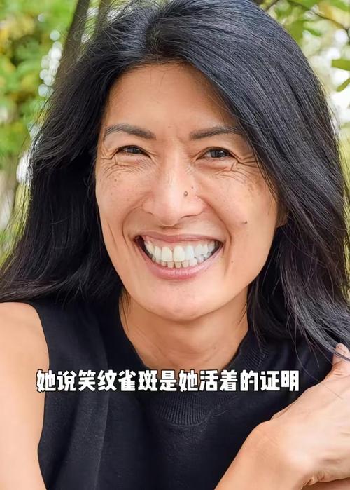 参加同学会，当年最丑的女生成了国际超模