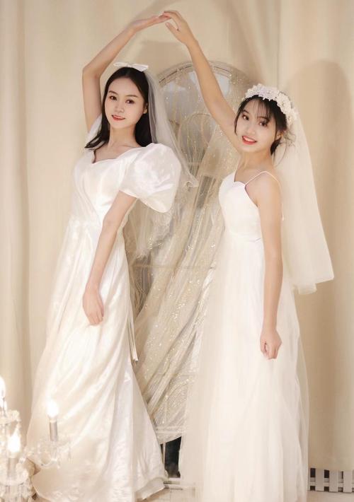 发现男友手机里的隐藏空间，存着他和我闺蜜的结婚照