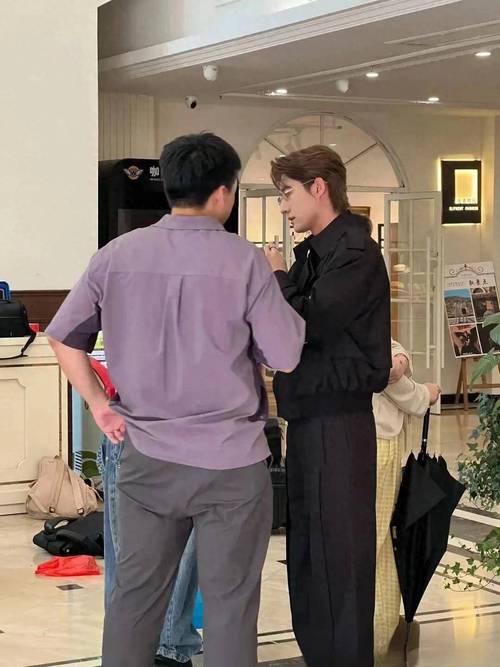 短剧的服装与道具:如何在细节中展现角色